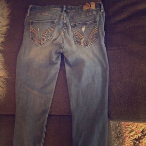 Hollister distressed skinny jeans SIZE 5